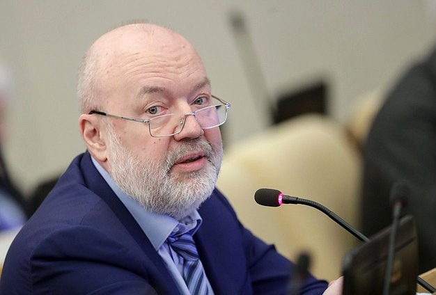 Председатель Комитета по государственному строительству и законодательству Павел Крашенинников