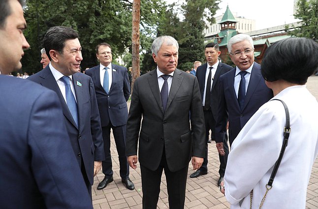 Working visit of Chairman of the State Duma Vyacheslav Volodin to Kazakhstan. Visiting the Park named after 28 Panfilov Guardsmen in Almaty