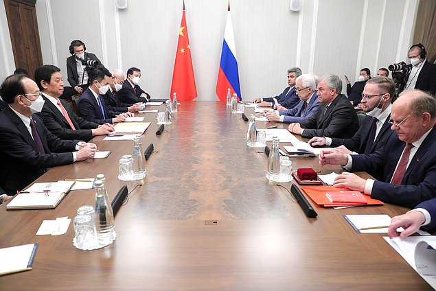 Meeting of Chairman of the Standing Committee of the National People's Congress Li Zhanshu with Chairman of the State Duma Vyacheslav Volodin and leaders of the State Duma factions