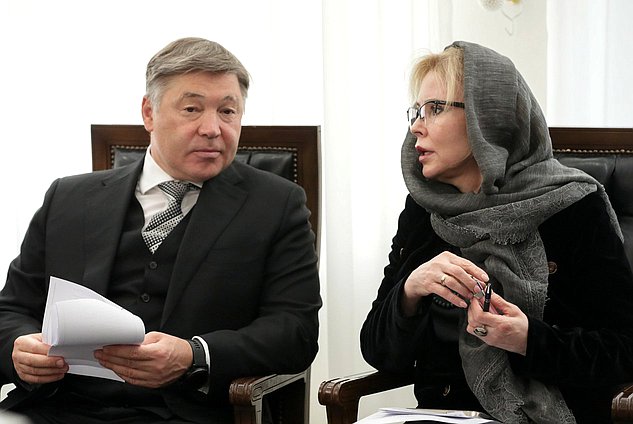 First Deputy Chairman of the Committee on Transport and Development of Transport Infrastructure Rifat Shayhutdinov and Deputy Chairwoman of the Committee on Health Protection Tatiana Solomatina