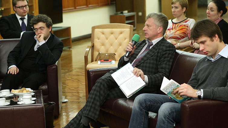 Первое заседание медиаклуба парламентских журналистов. Презентация нового клуба Татьяны Устиновой "Сто лет пути".