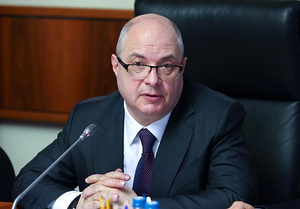 Председатель Комитета по вопросам собственности, земельным и имущественным отношениям Сергей Гаврилов