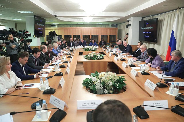 Совместное заседание Комитетов по контролю и по физической культуре и спорту с участием Министра спорта РФ Олега Матыцина