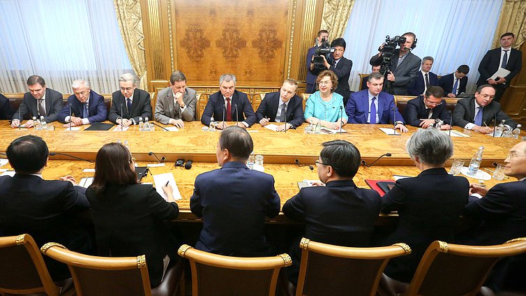 Встреча Председателя Государственной Думы Вячеслава Володина и Президента Республики Корея Мун Чжэ Ина