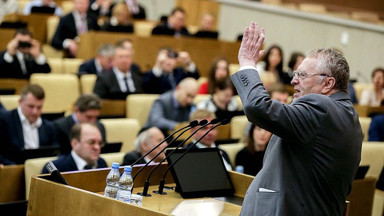 Руководитель фракции «ЛДПР» Владимир Жириновский во время парламентских слушаний