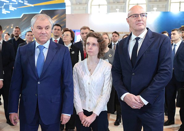 Председатель Государственной Думы Вячеслав Володин, дочь Владимира Жириновского Анастасия Боцан-Харченко и заместитель Председателя Правительства РФ Дмитрий Чернышенко