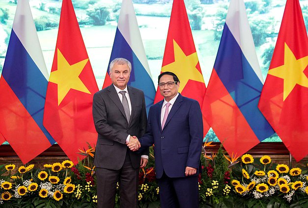 Jefe de la Duma Estatal Vyacheslav Volodin y Primer Ministro de la República Socialista de Vietnam Pham Minh Chinh