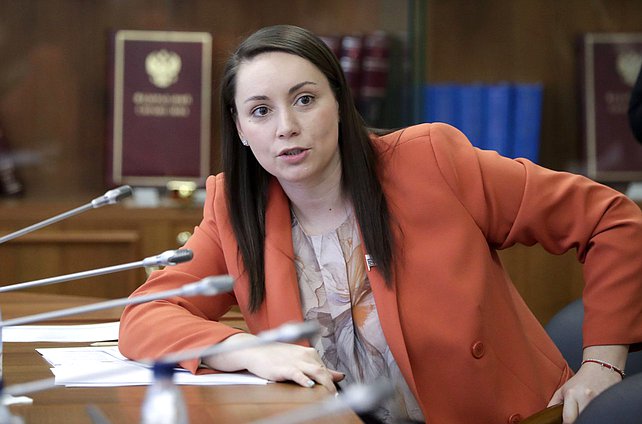 Заместитель Председателя Комитета по молодежной политике Юлия Саранова