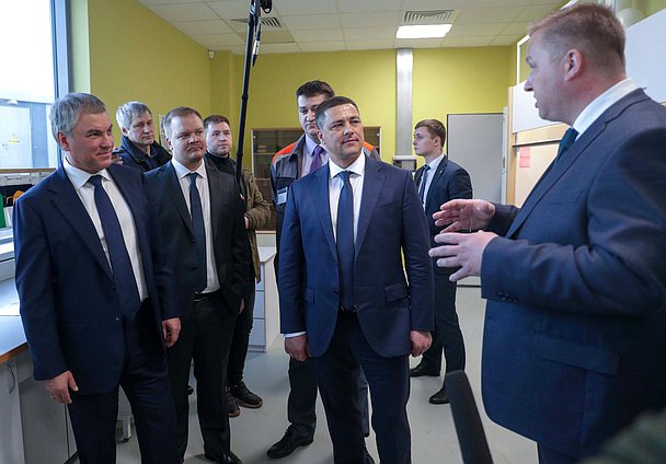 Председатель Государственной Думы Вячеслав Володин посетил завод по производству лакокрасочной продукции «Нор Маали»