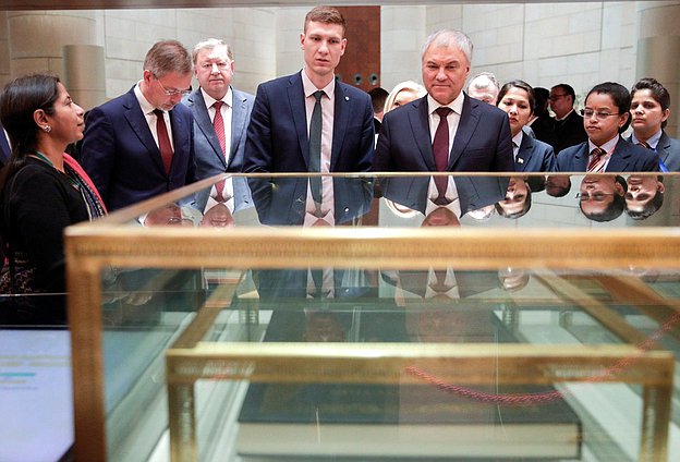 Chairman of the State Duma Vyacheslav Volodin visiting the Parliament Museum of India