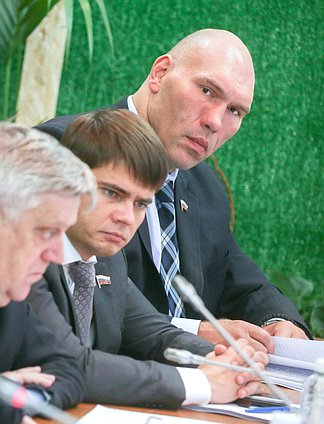 Заместитель председателя Комитета по экологии и охране окружающей среды Николай Валуев