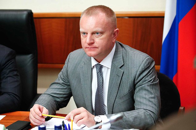 Первый заместитель Председателя Комитета по вопросам собственности, земельным и имущественным отношениям Иван Сухарев