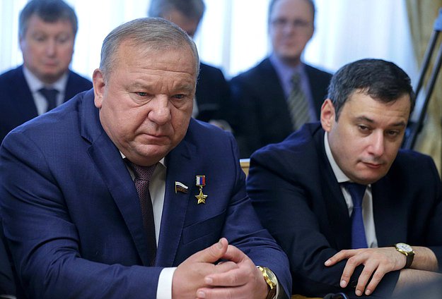 Chairman of the Committee on Defence Vladimir Shamanov and Deputy Chairman of the Committee on Security and Corruption Control Aleksandr Khinshteyn