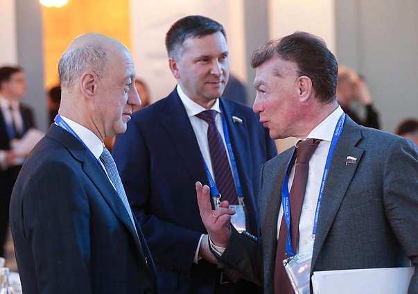 Deputy Chairman of the State Duma Alexander Babakov, Chairman of the Committee on Ecology, Natural Resources and Environment Protection Dmitry Kobylkin and Chairman of the Committee on Economic Policy Maxim Topilin