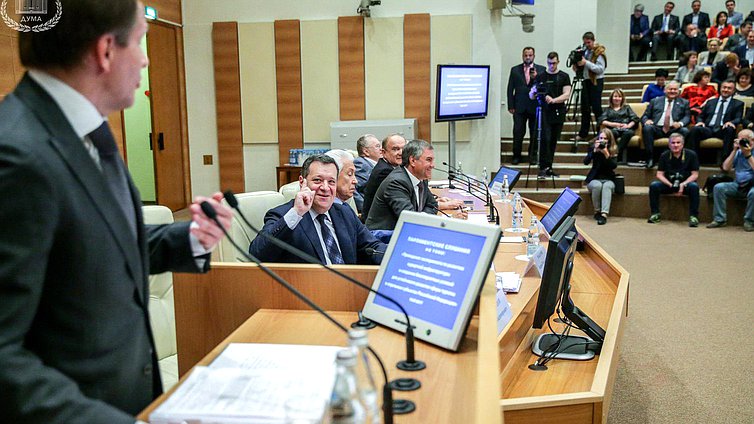 Председатель Комитета по бюджету и налогам Андрей Макаров во время заседания. Автор фото: Анна Исакова/Фотослужба Государственной Думы.