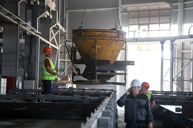 Председатель Государственной Думы Вячеслав Володин посетил домостроительный комбинат «Бетониум»