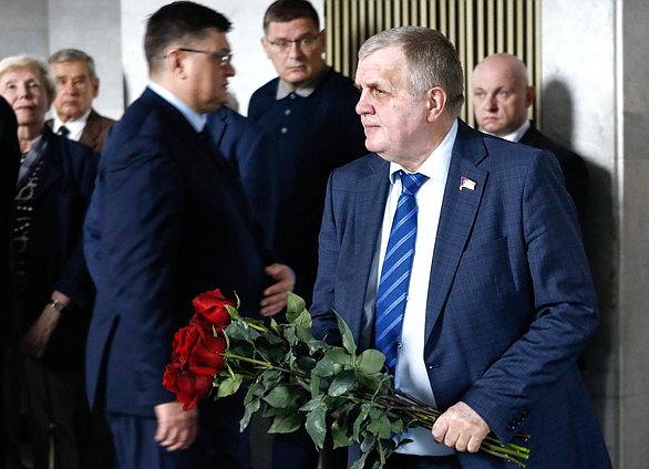 Первый заместитель Председателя Комитета по труду, социальной политике и делам ветеранов Николай Коломейцев