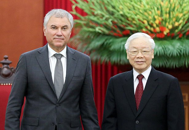 Jefe de la Duma Estatal Vyacheslav Volodin y Secretario General del Partido Comunista de la República Nguyen Phu Trong