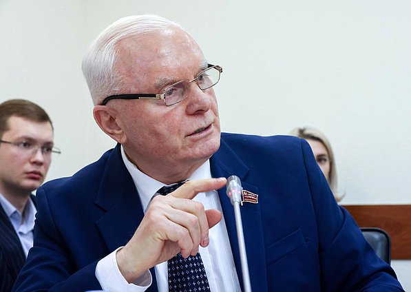 Первый заместитель Председателя Комитета по просвещению Михаил Берулава
