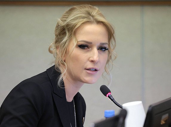 Председатель Комитета по развитию гражданского общества, вопросам общественных и религиозных объединений Яна Лантратова
