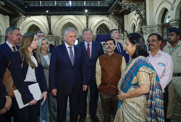 Chairman of the State Duma Vyacheslav Volodin visited the University of Mumbai