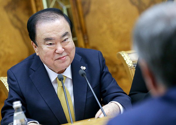 Председатель Национального собрания Республики Корея Мун Хи Сан