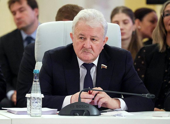 Председатель Комитета по транспорту и развитию транспортной инфраструктуры Евгений Москвичев