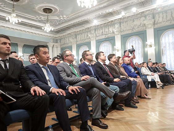 Заседание Молодежного парламента при Государственной Думе ФС РФ