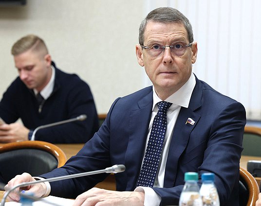 Заместитель Председателя Комитета по охране здоровья Дмитрий Сизякин