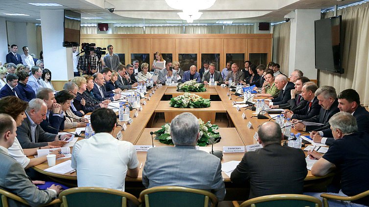Заседание круглого стола «Информационное обеспечение реализации государственной национальной политики Российской Федерации»