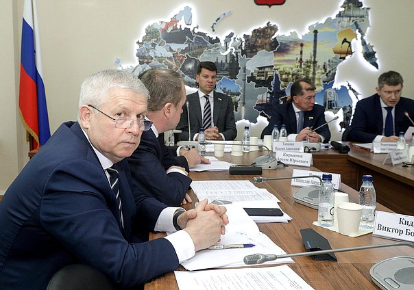 Член Комитета по экономической политике Виктор Кидяев