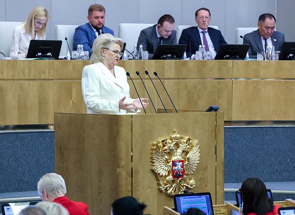 Председатель Комитета по защите семьи, вопросам отцовства, материнства и детства Нина Останина