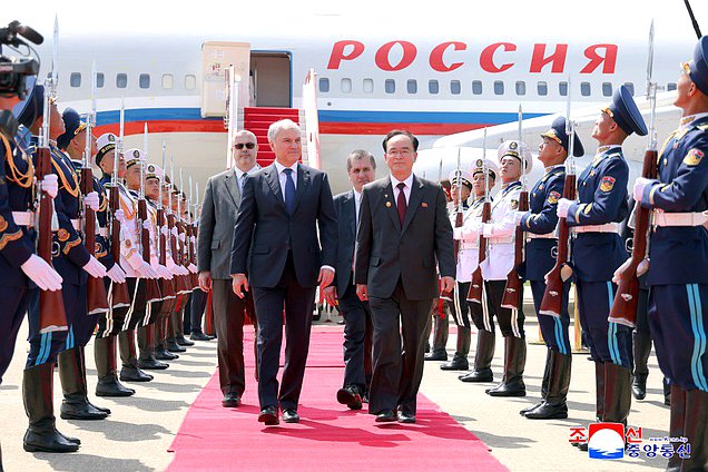 Председатель Государственной Думы Вячеслав Володин и Председатель Президиума Верховного народного собрания КНДР Чо Ён Вон. Фото: ЦТАК