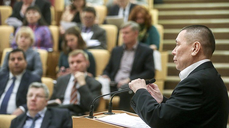 Заместитель Председателя Комитета по делам национальностей Григорий Ледков