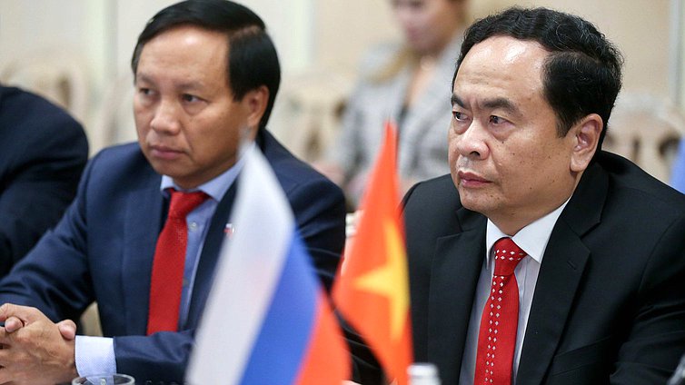Секретарь ЦК Компартии Вьетнама — Председатель ЦК Отечественного фронта Вьетнама Чан Тхань Ман