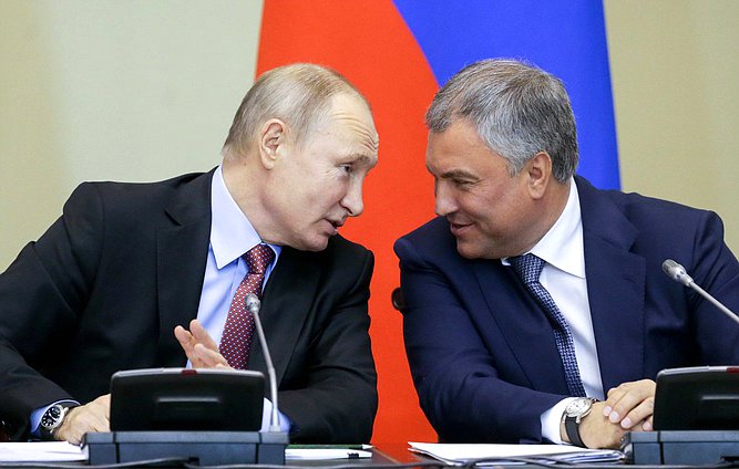 Президент РФ Владимир Путин и Председатель Государственной Думы Вячеслав Володин