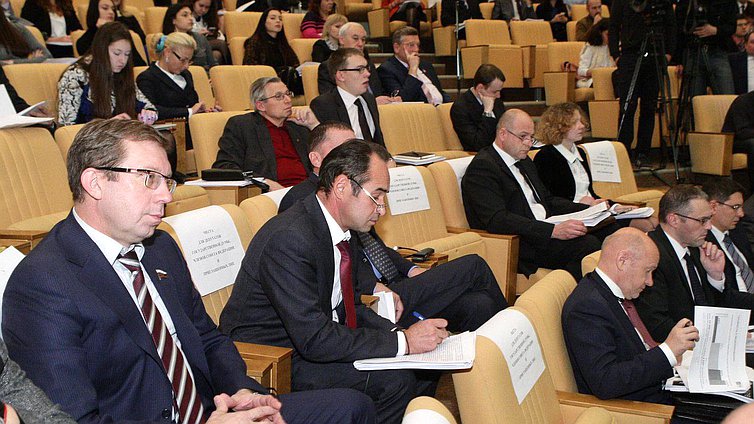   Парламентские слушания на тему: "Приватизация Почты России: цели, подходы. результаты и последствия".