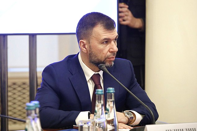 Глава Донецкой Народной Республики Денис Пушилин. Сессия "Пространственное развитие в контексте социально-экономических вызовов"