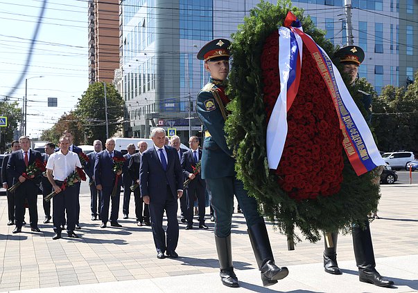 Председатель ГД Вячеслав Володин почтил память защитников Кубани