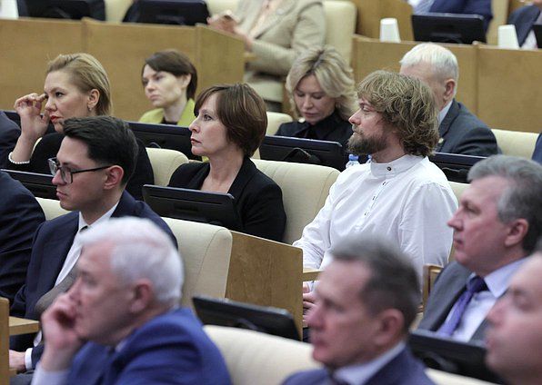 Парламентские слушания на тему «О развитии отраслей легкой промышленности в РФ»