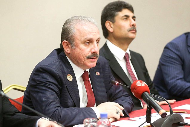Председатель Великого Национального Собрания Турецкой Республики Мустафа Шентоп