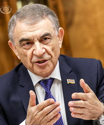  Председатель Национального Собрания Республики Армения Ара Баблоян во время встречи. Автор фото: Анна Исакова/Фотослужба Государственной Думы.

