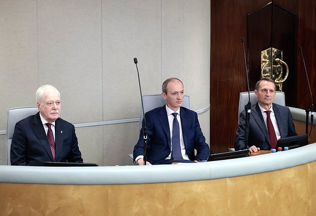 Чрезвычайный и Полномочный Посол РФ в Беларуси Борис Грызлов, заместитель Председателя Правительства — руководитель Аппарата Правительства РФ Дмитрий Григоренко и глава Службы внешней разведки РФ Сергей Нарышкин