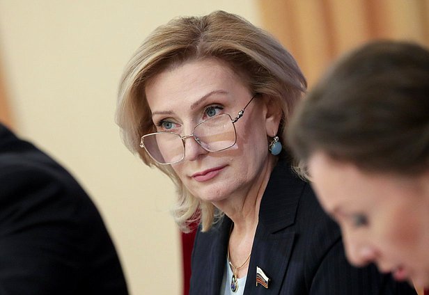 Сенатор РФ Инна Святенко