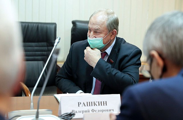 Заместитель Председателя Комитета по делам национальностей Валерий Рашкин