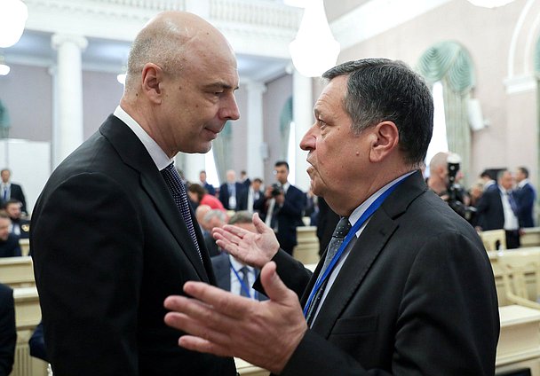 Министр финансов РФ Антон Силуанов и Председатель Комитета по бюджету и налогам Андрей Макаров