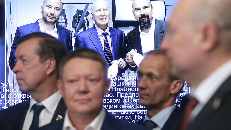 Во время открытия выставки «Портрет российского предпринимательства: от истоков в XXI век»