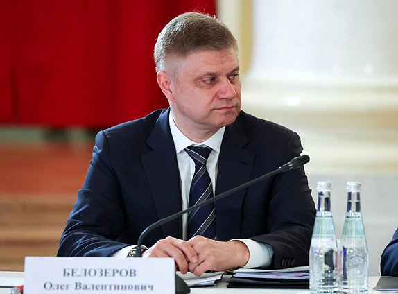 Генеральный директор — председатель правления ОАО «Российские железные дороги» Олег Белозеров