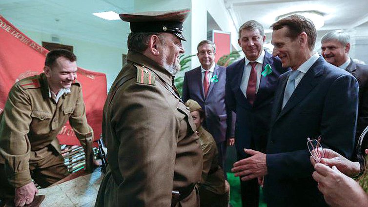 Председатель Государственной Думы С.Е.Нарышкин посетил выставку посвященной истории партизанского движения и подполья на Брянщине.
