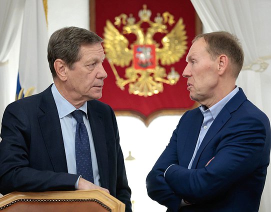 Заместитель Председателя Государственной Думы Александр Жуков и член Комитета по безопасности и противодействию коррупции Андрей Луговой